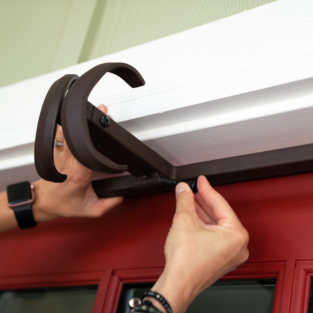 Adjustable Christmas Garland Hanger for Single Door Frames