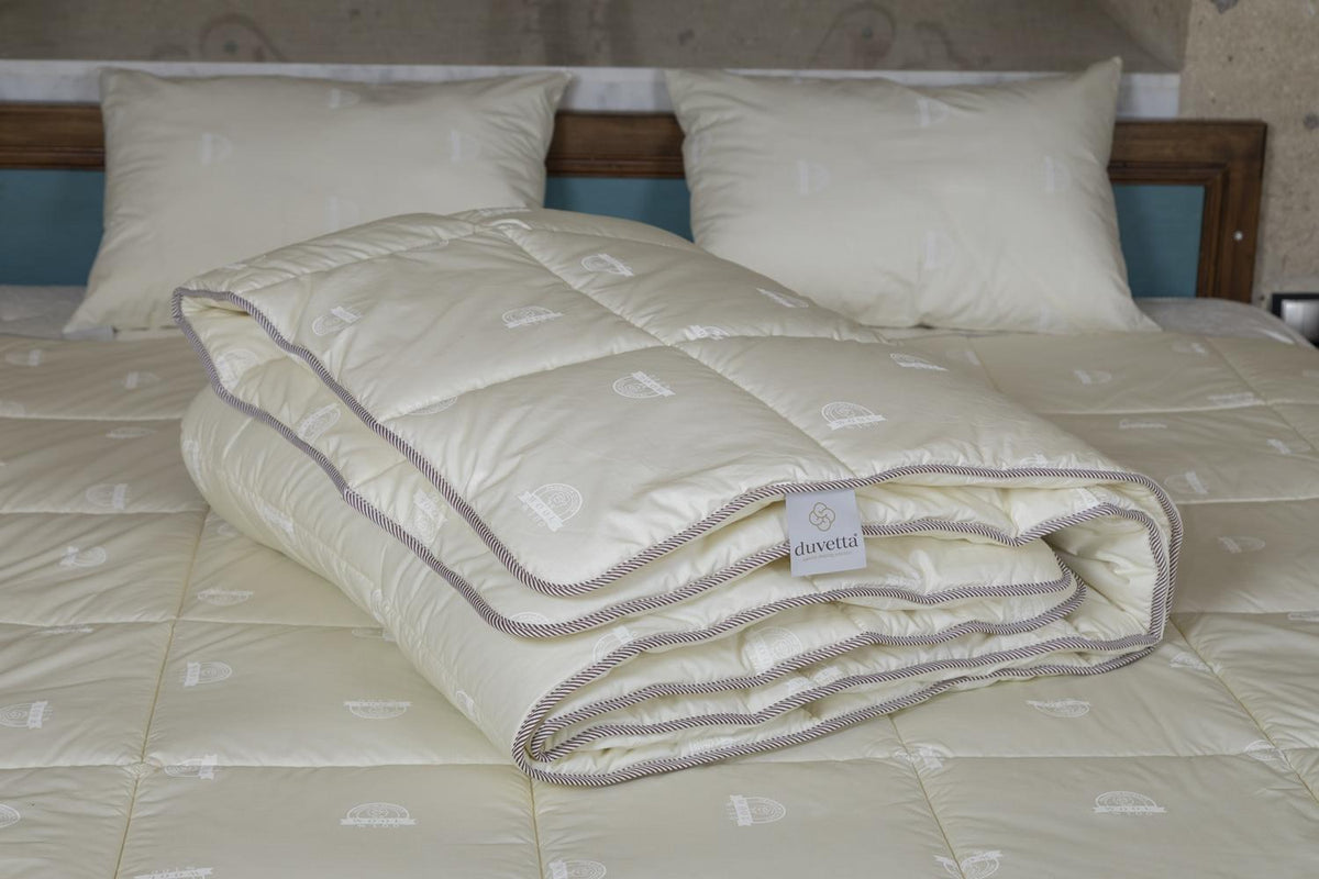 Wondy Twin Size Premium Zealand Washable Wool Comforter, All Season Blanket, 100 Cotton Cover Fabric, Medium Weight Wool Fill, Wool Duvet Quilt, Size 68''x90''