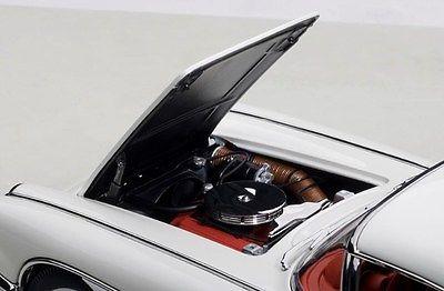 1958 Chevrolet Corvette Snowcrest White 1/18 Diecast Model Car by AutoArt