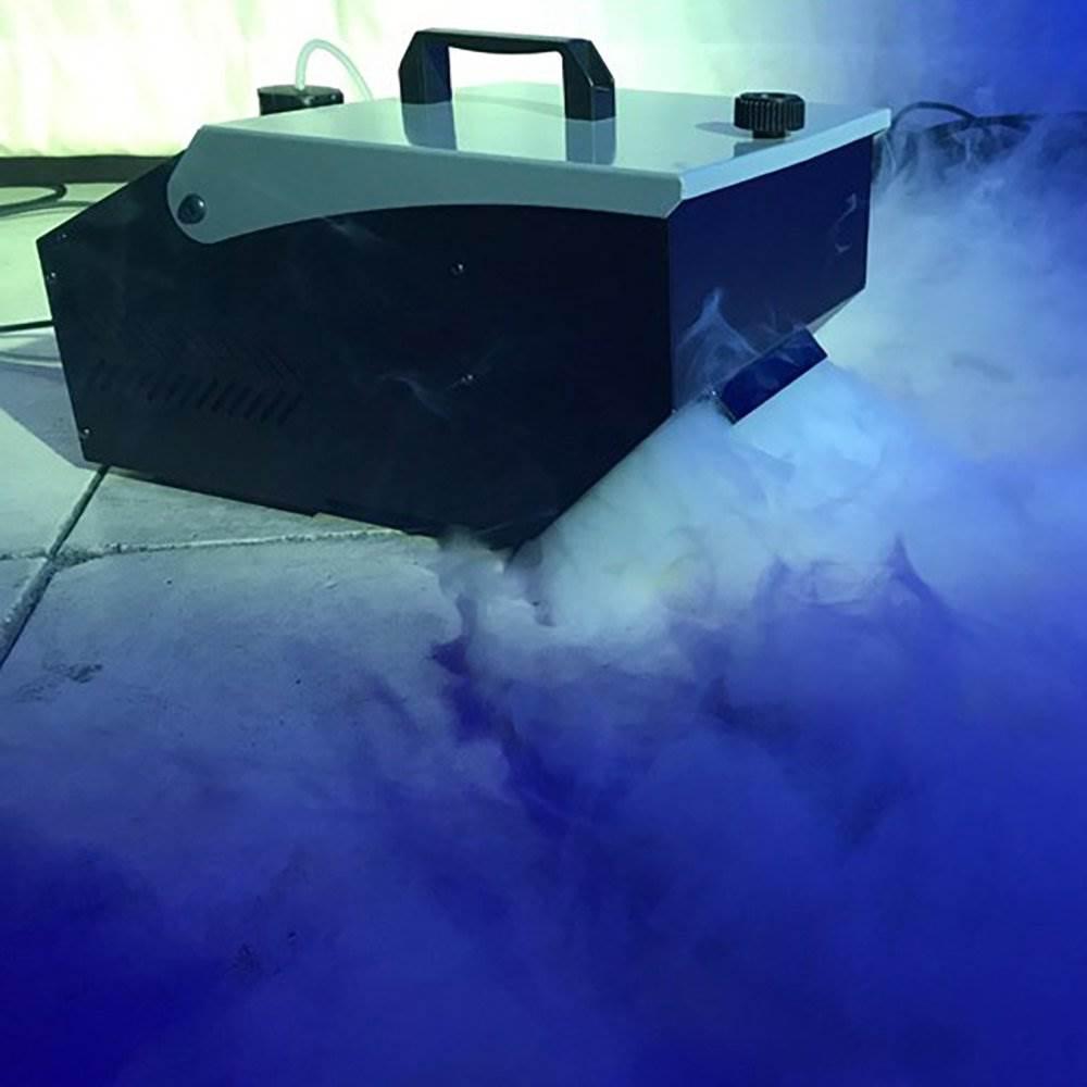 American DJ Mister Kool II Fog Machine (2) &amp; HDF 1 Gallon Fog/Smoke Juice (2)