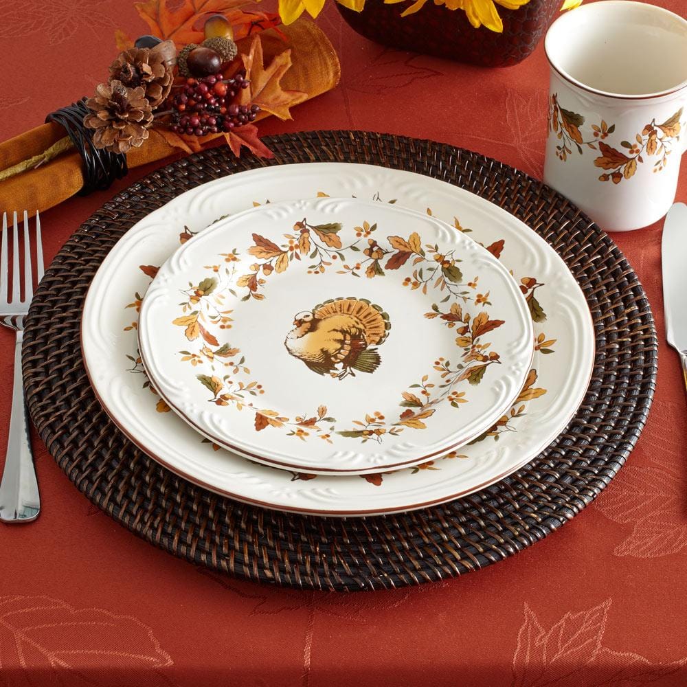 Autumn Berry Set of 8 Turkey Salad Plates