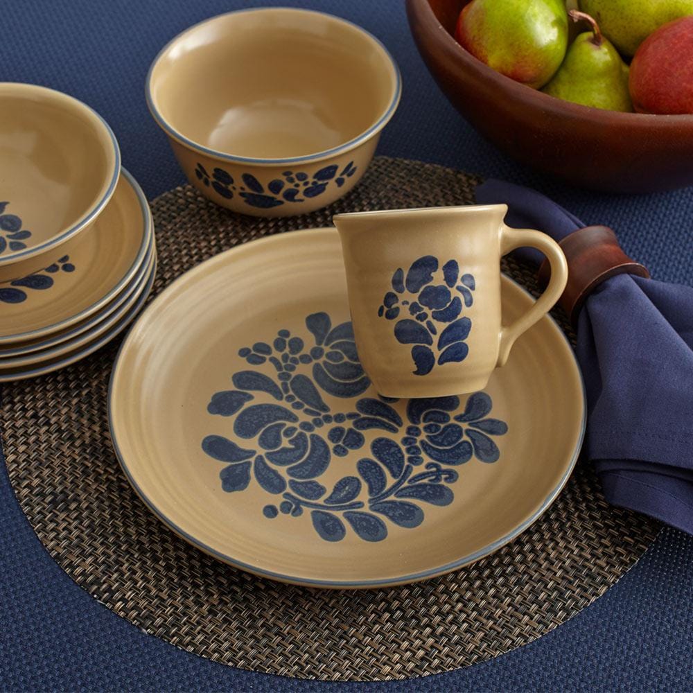 Folk ArtSet of 4 Dinner Plates