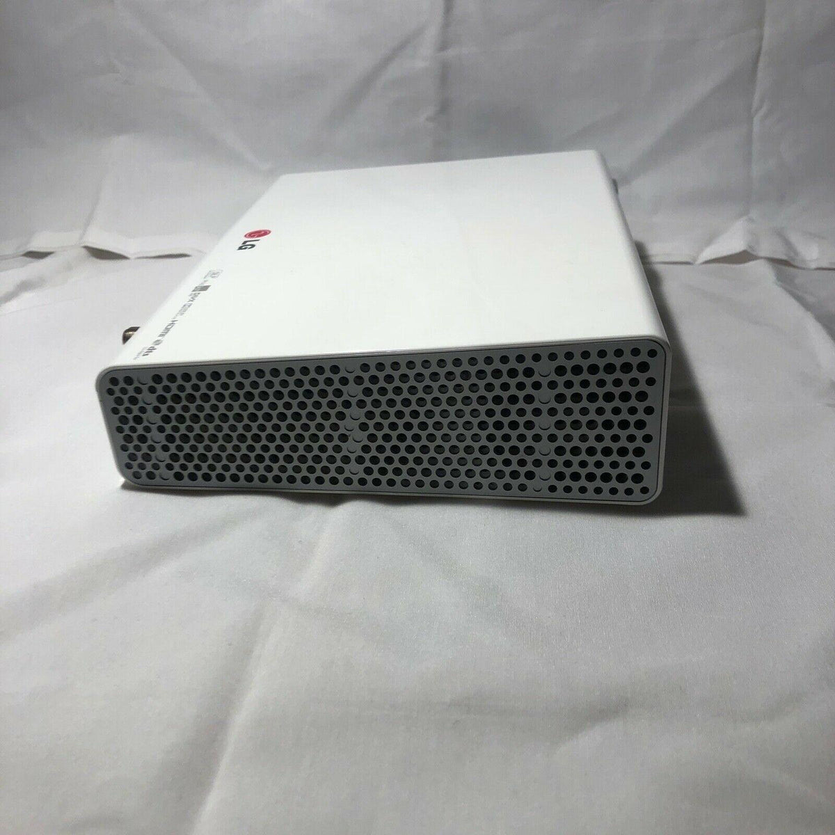 lg pa77u-je  portable led 3d  projector -smart tv - magic remote