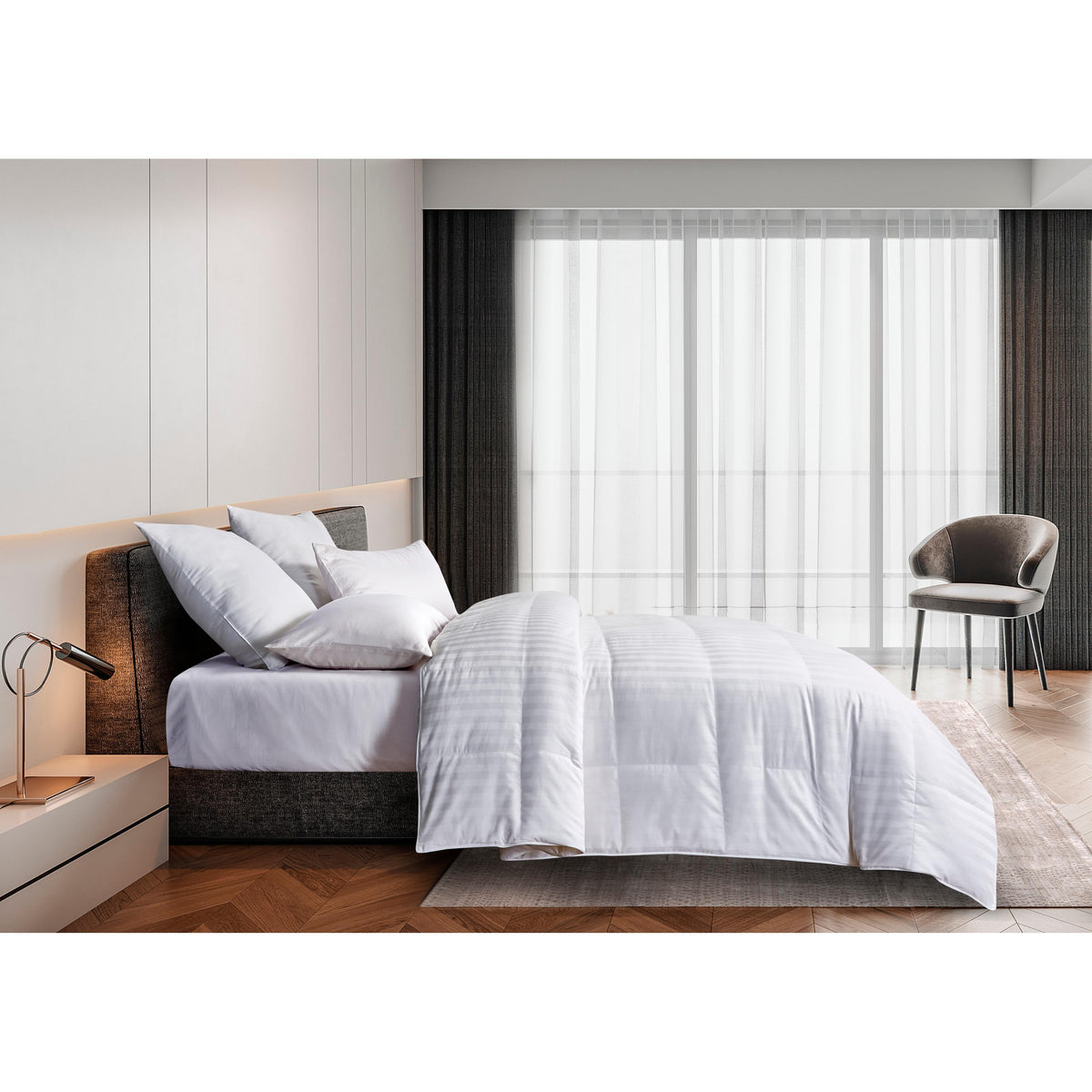 Hotel Grand  Oversized 500 Thread Count White Goose Down Comforter Twin
