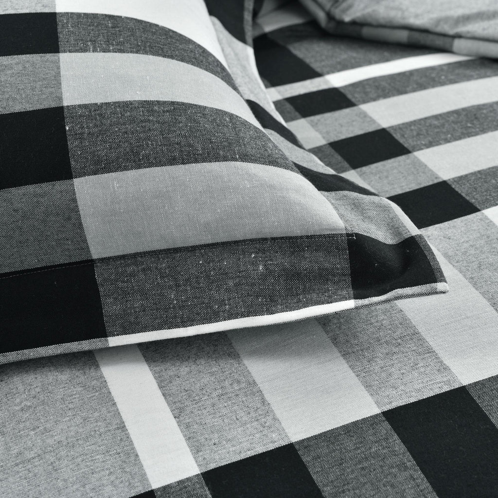 Lush Decor Farmhouse Yarn Dyed Plaid Eco-Friendly Recycled Cotton Reversible Comforter, King, Black/White, 5-Pc Set