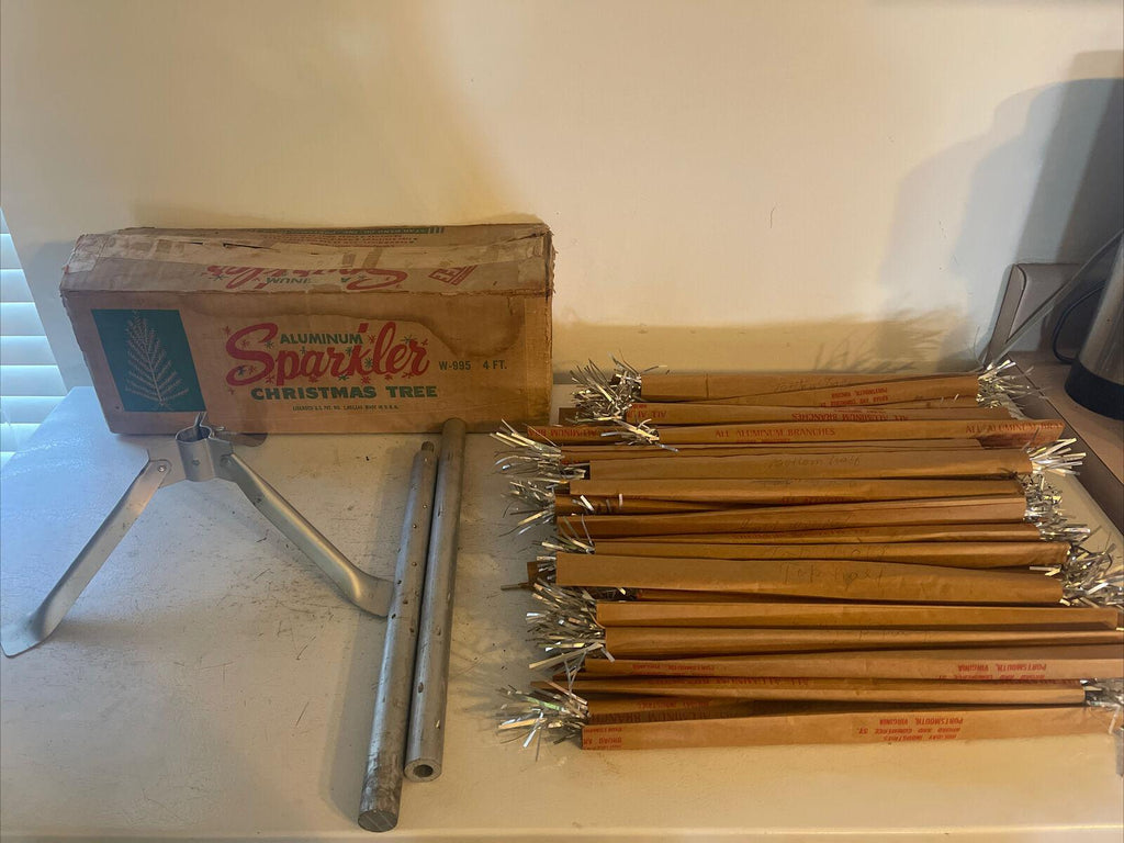 Sparkler Aluminum 4 Ft Christmas Tree Complete In Box W-995 / 49 Branches