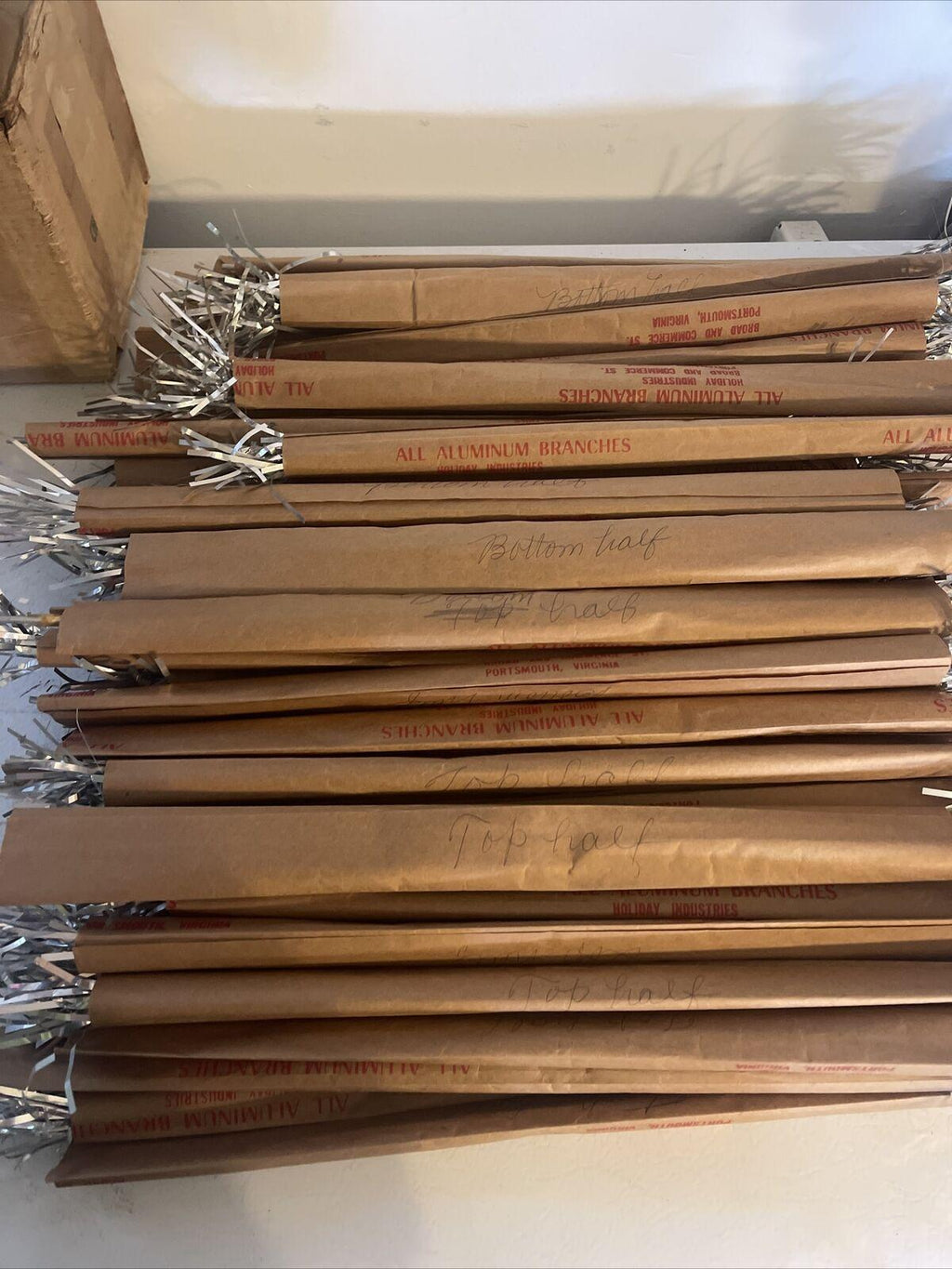 Sparkler Aluminum 4 Ft Christmas Tree Complete In Box W-995 / 49 Branches