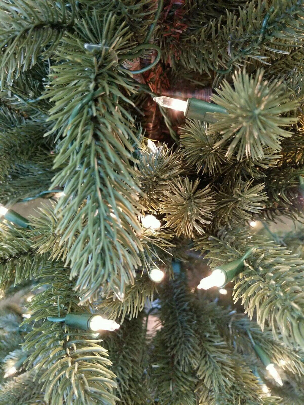Open Box Balsam Hill Vermont White Spruce 4.5' Tree with Clear LED Lights Xmas
