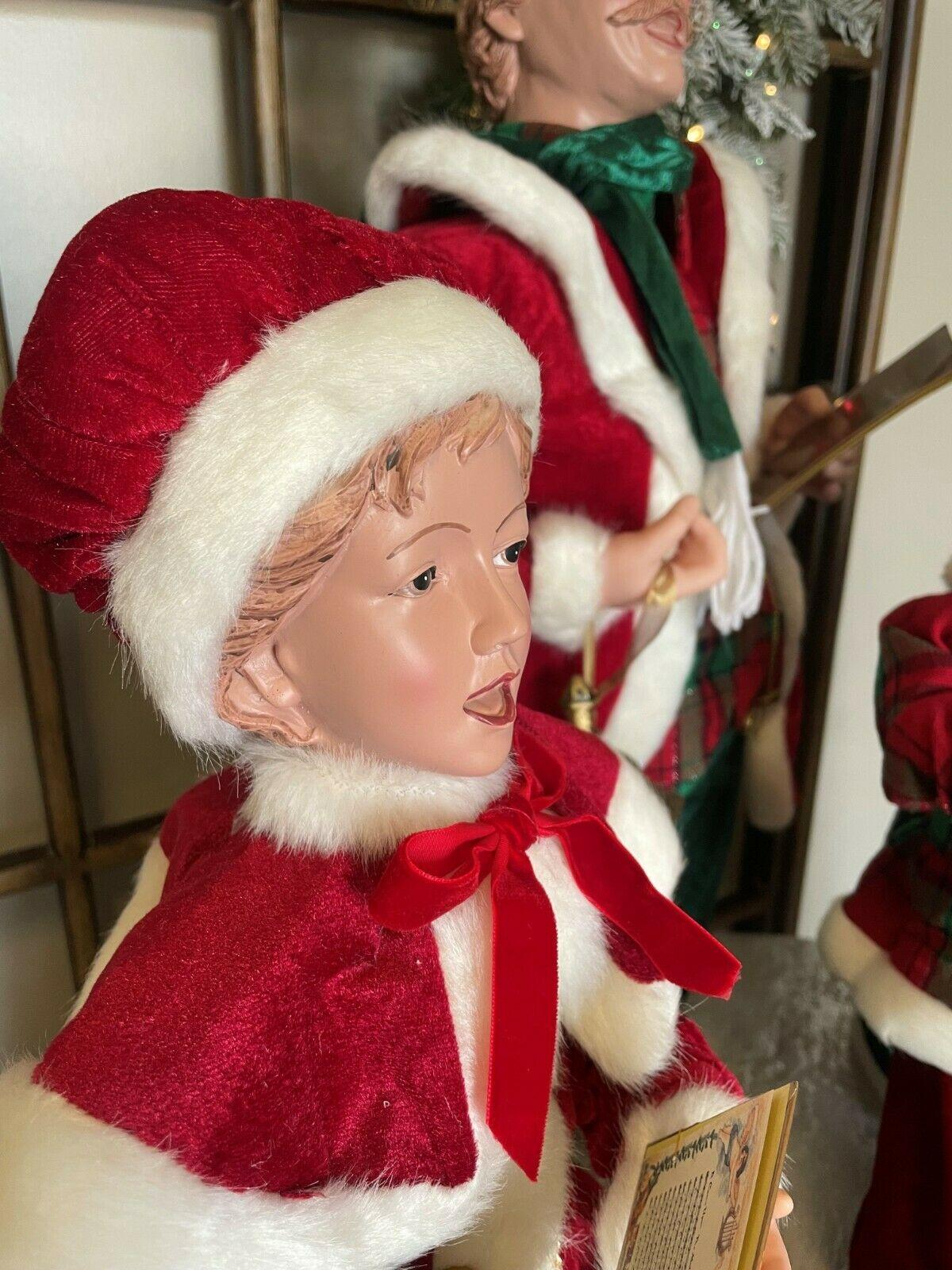 35" Plaid Velvet Caroler Family Set of 4