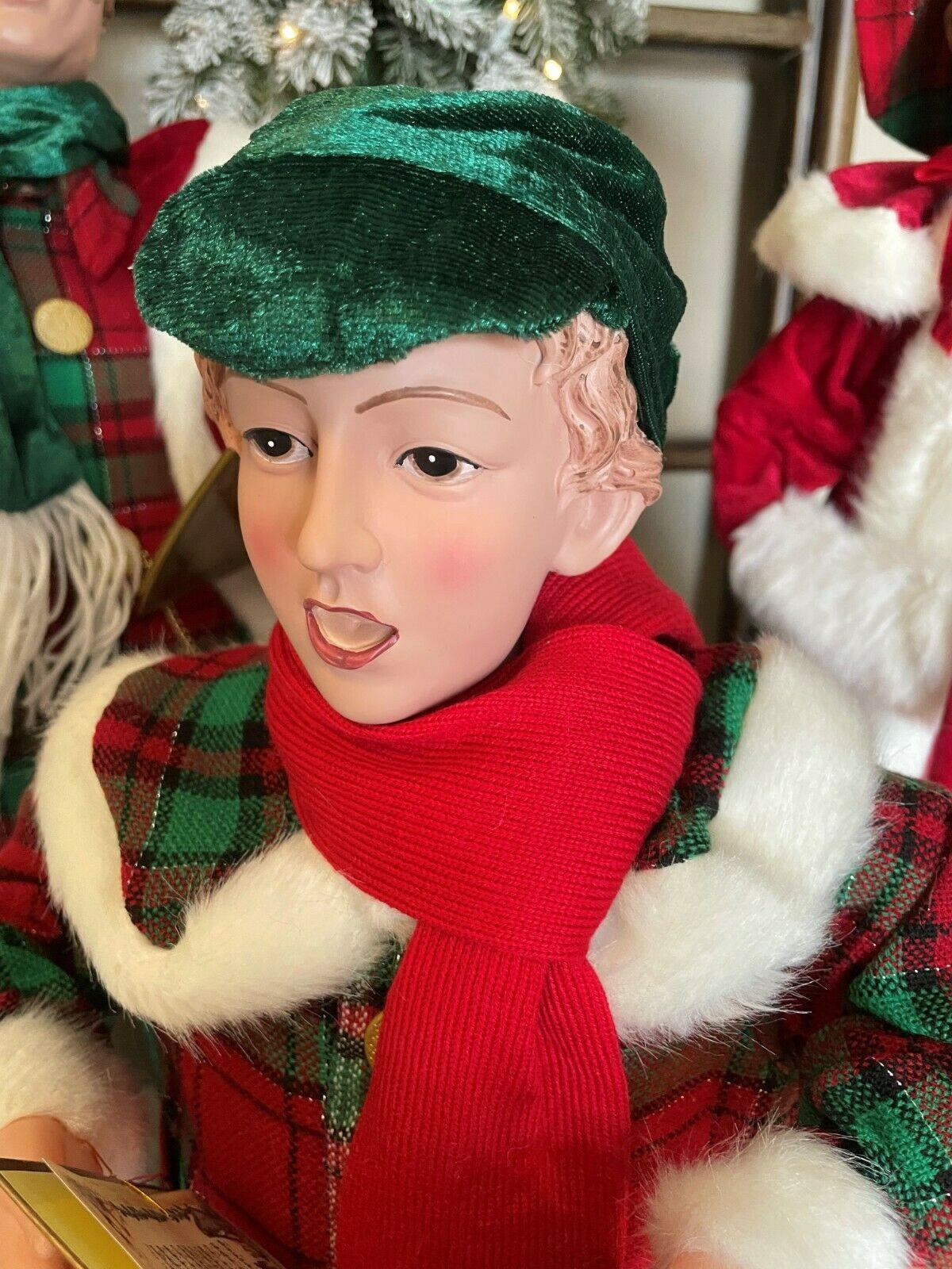 35" Plaid Velvet Caroler Family Set of 4
