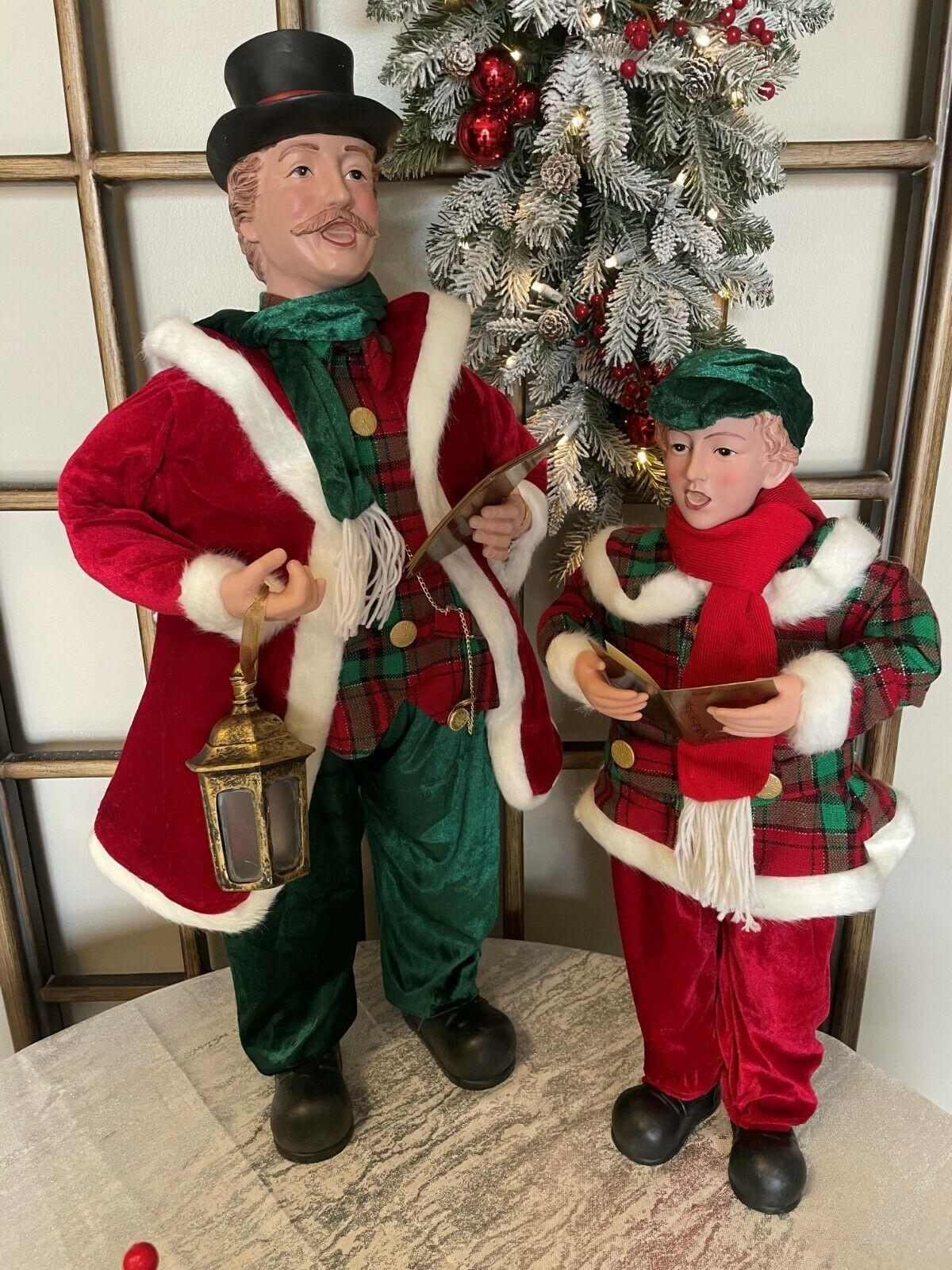 35" Plaid Velvet Caroler Family Set of 4
