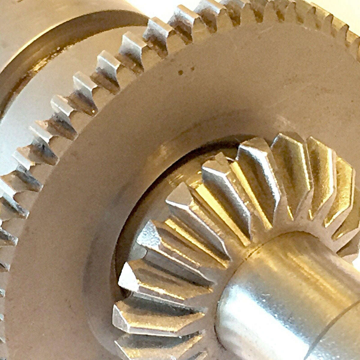 Ammco 8235 Lead Screw & Clutch Assembly for 3037-B Gear Box 4000 Brake Lathes