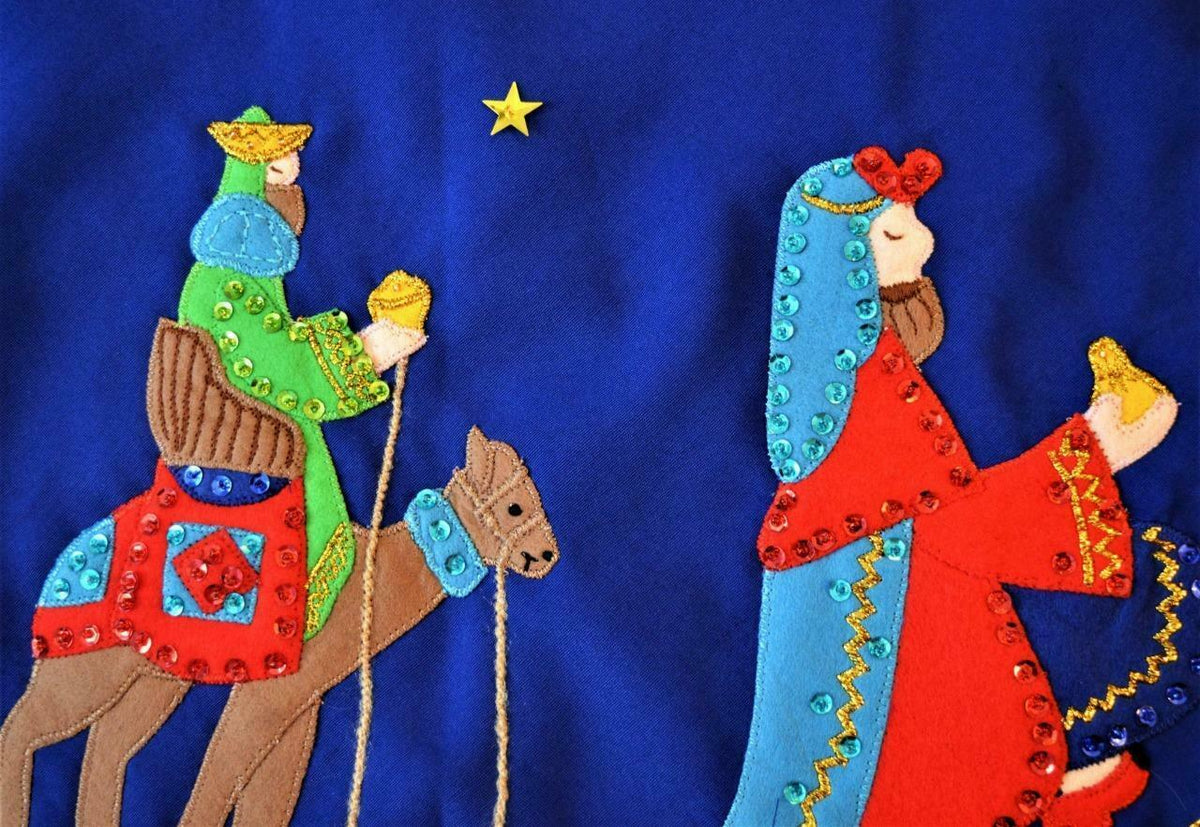 Hand made Bucilla felt applique blue Nativity scene Christmas tree skirt 56"