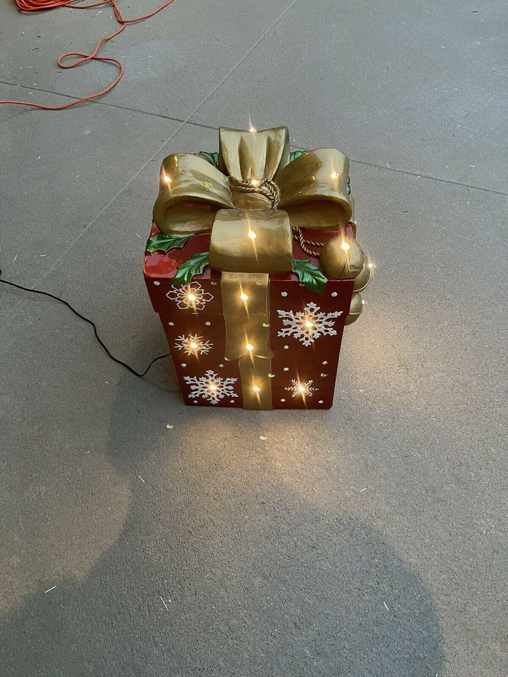 National Tree 21" PreLit Gift Box Decoration