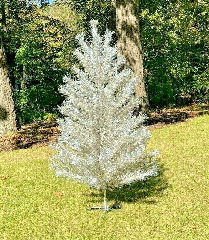Silver Aluminum Sapphire Regal 7 ft Christmas Taper Tree Curl &amp;Twist