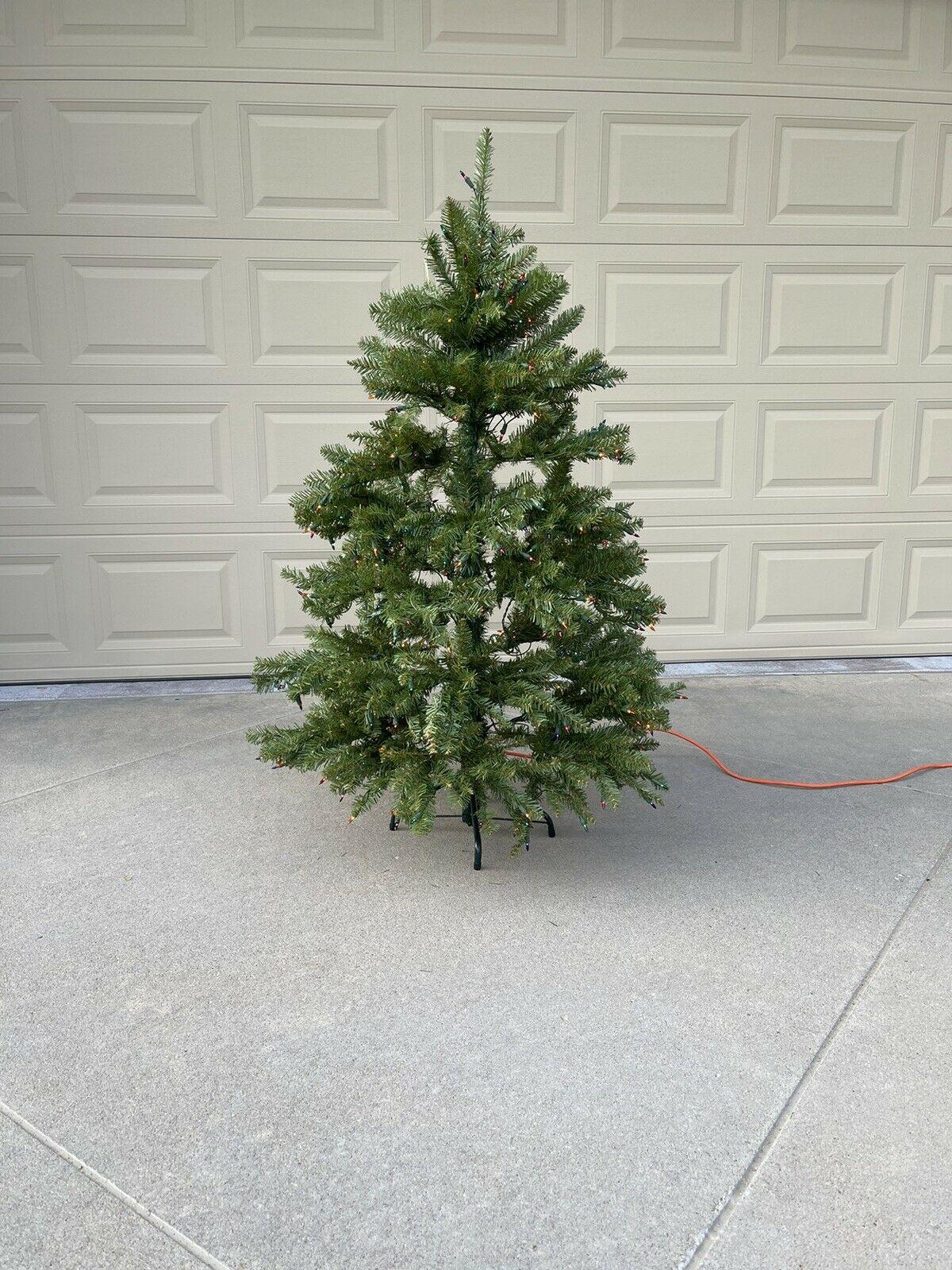 National Tree Company Dunhill Fir 4.5 Foot Christmas Tree with Lights (Open Box)