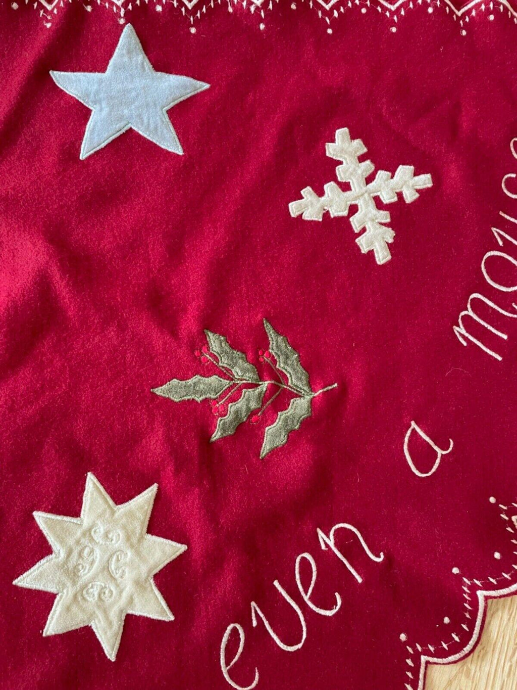 1990 Anthropologie Red Embroidered Christmas Tree Skirt 55