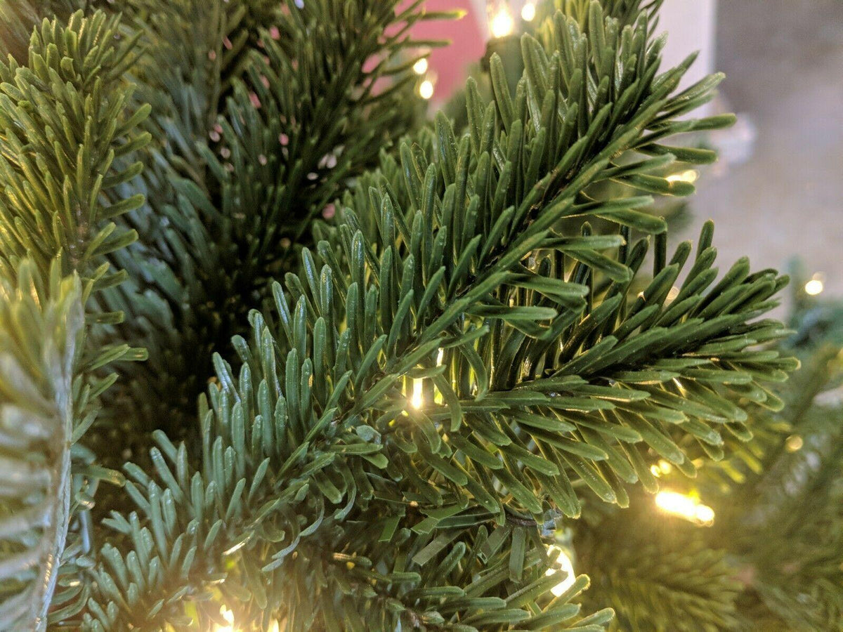Open Box Defect Lights READ Balsam Hill European Fir 5.5' Tree w Candlelight LED