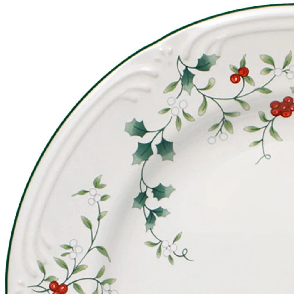 WinterberrySet of 4 Dinner Plates