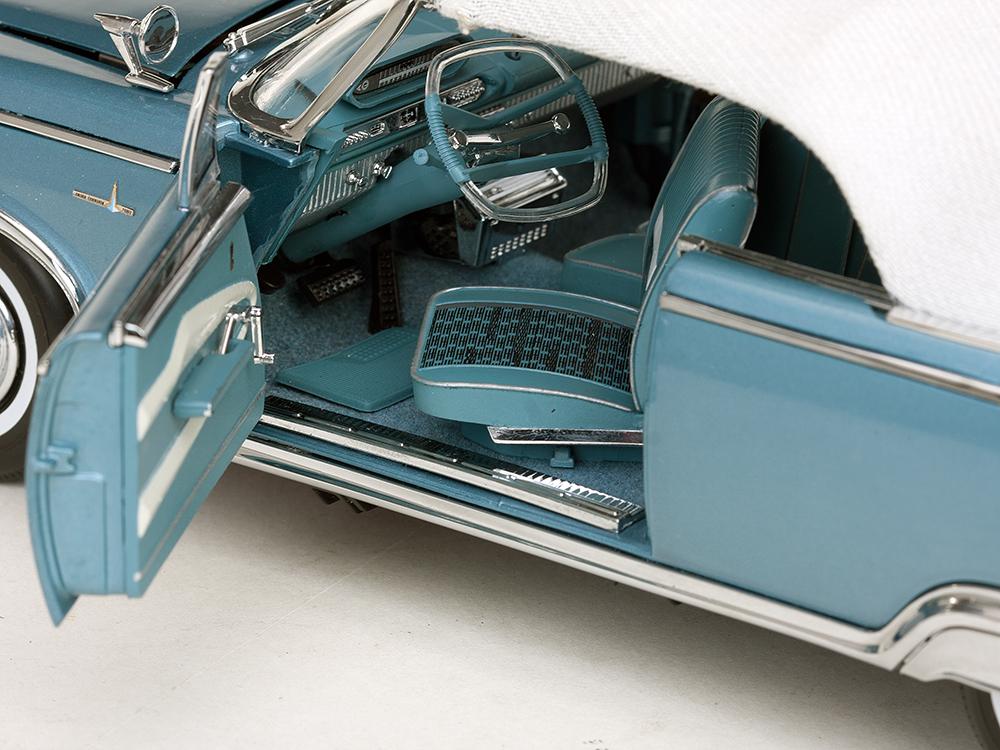 1960 plymouth fury closed convertible twilight blue metallic / white platimun edition 1/18 diecast model car by sunstar