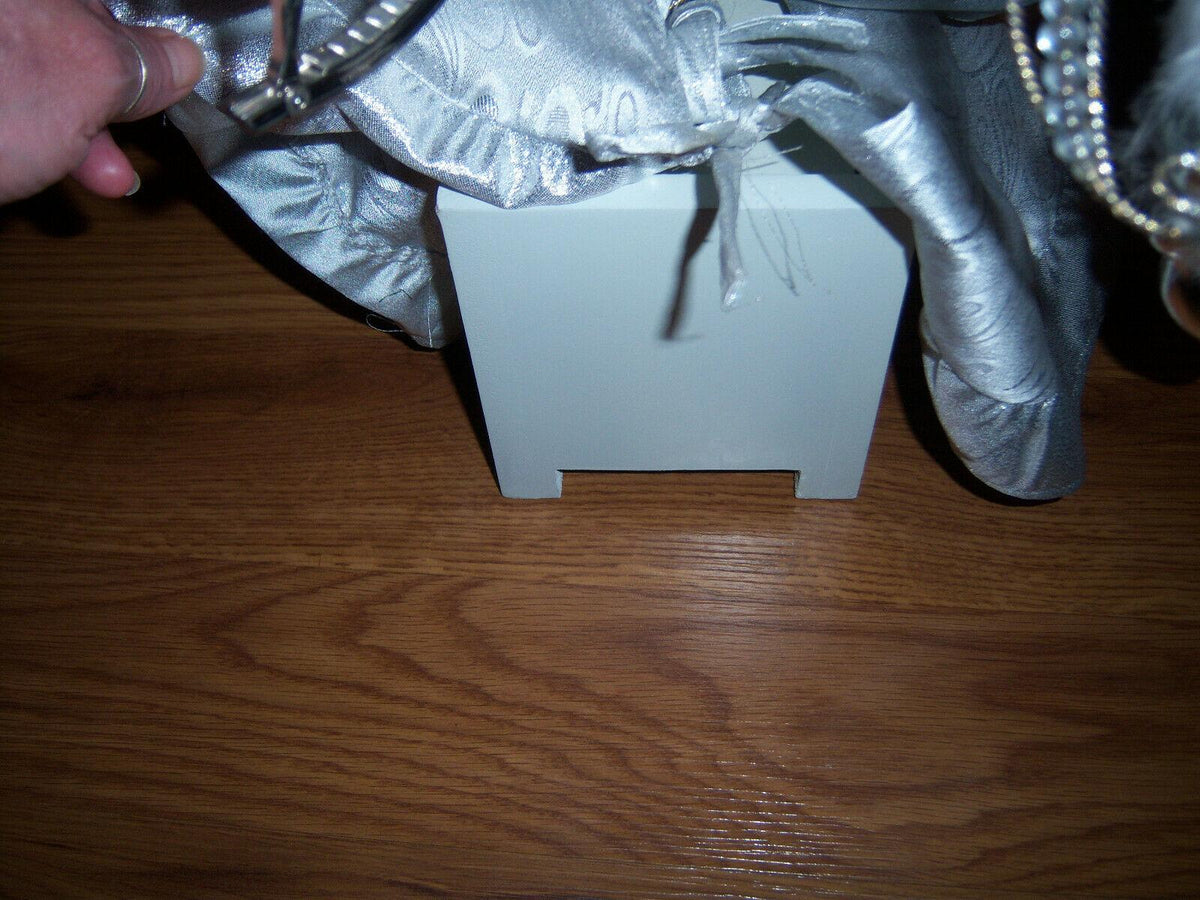 PRETTY RETRO 3 FT VTG WIRED TINSEL SILVER FEATHER STYLE XMAS TREE ORNAMENTS