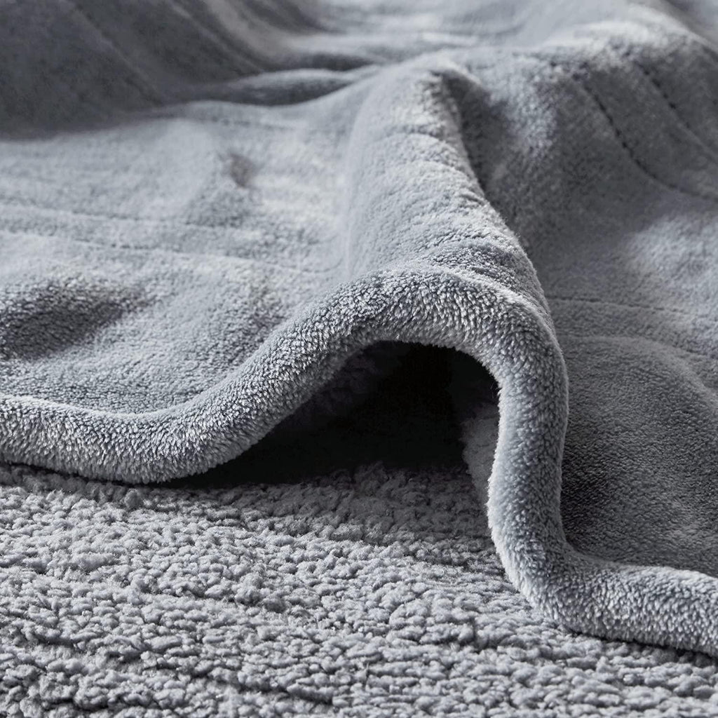 Heated Microlight to Berber Elect Electric Blanket with Two 20 Heat Level Setting Controllers, Queen: 84x90, Grey,BR54-0418